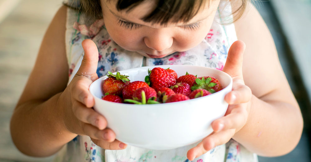 strawberries pesticides dirty dozen