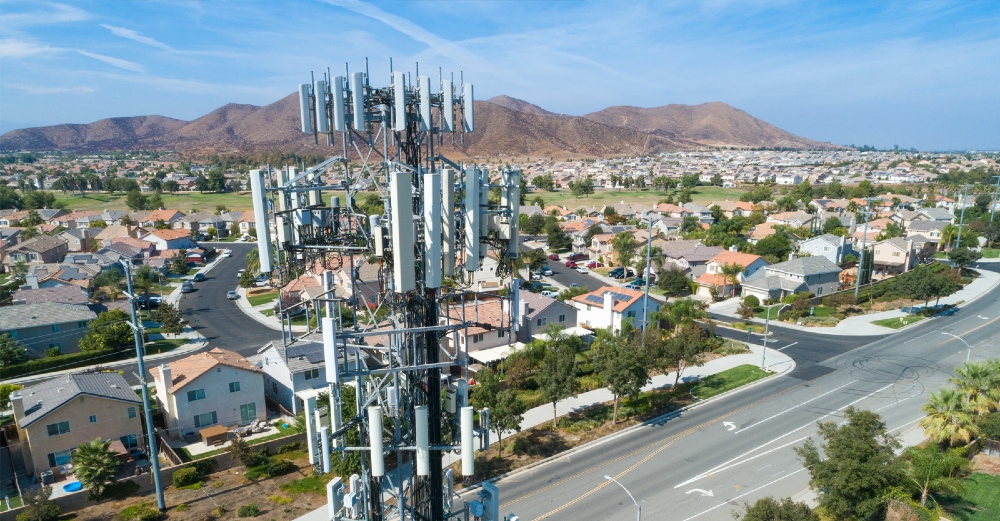 wireless-tower-over-housing-1000x521